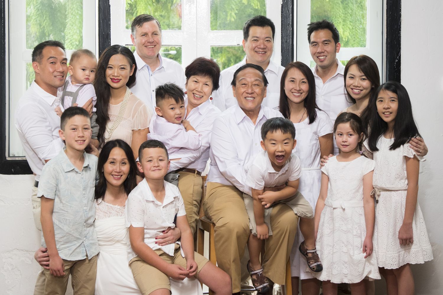 Discover Unique Birthday Gifts for Mom: Thoughtful Ideas to Make Her Day Special 28 Big Family Photoshoot Singapore 002