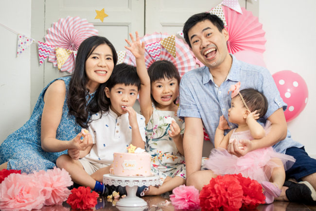 Cake Smash Photoshoot in Photo Studio, Singapore