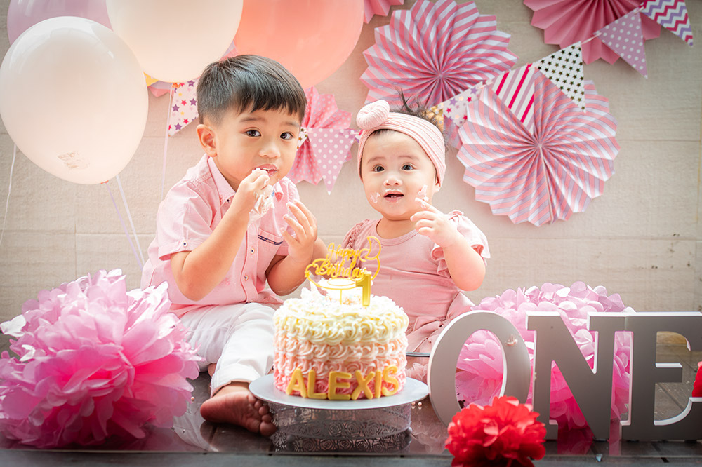 Cake Smash Photoshoot in Photo Studio, Singapore