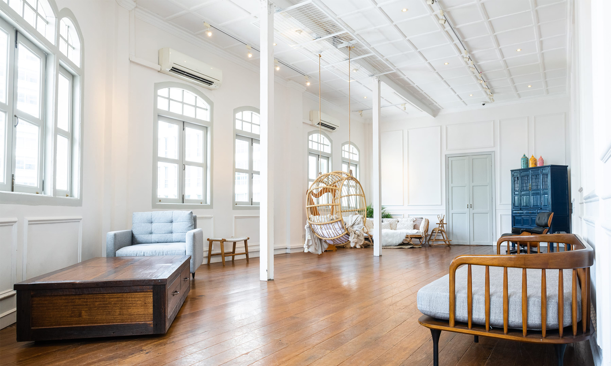 natural-light-photo-studio-white-room-studio
