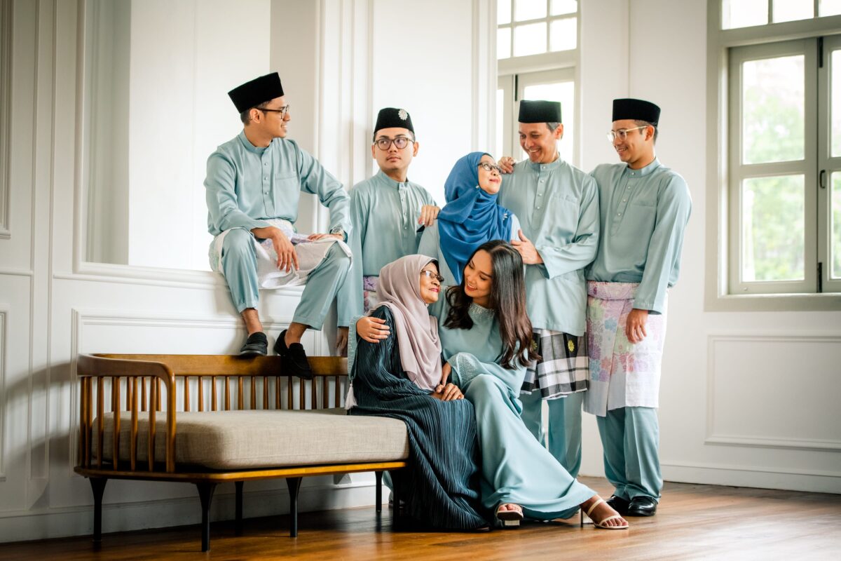 All You Need To Know About Hari Raya Family Photoshoots!