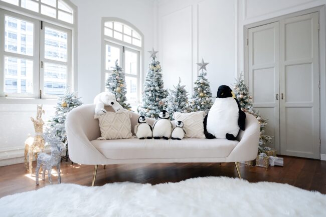 Christmas Family Photoshoot - Christmas Photoshoot at White Room Studio Singapore with penguins