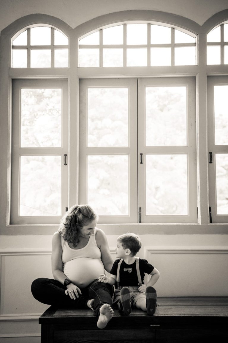 Best Maternity Photoshoot, Photography Studio Singapore, White Room Studio Credits: White Room Studio