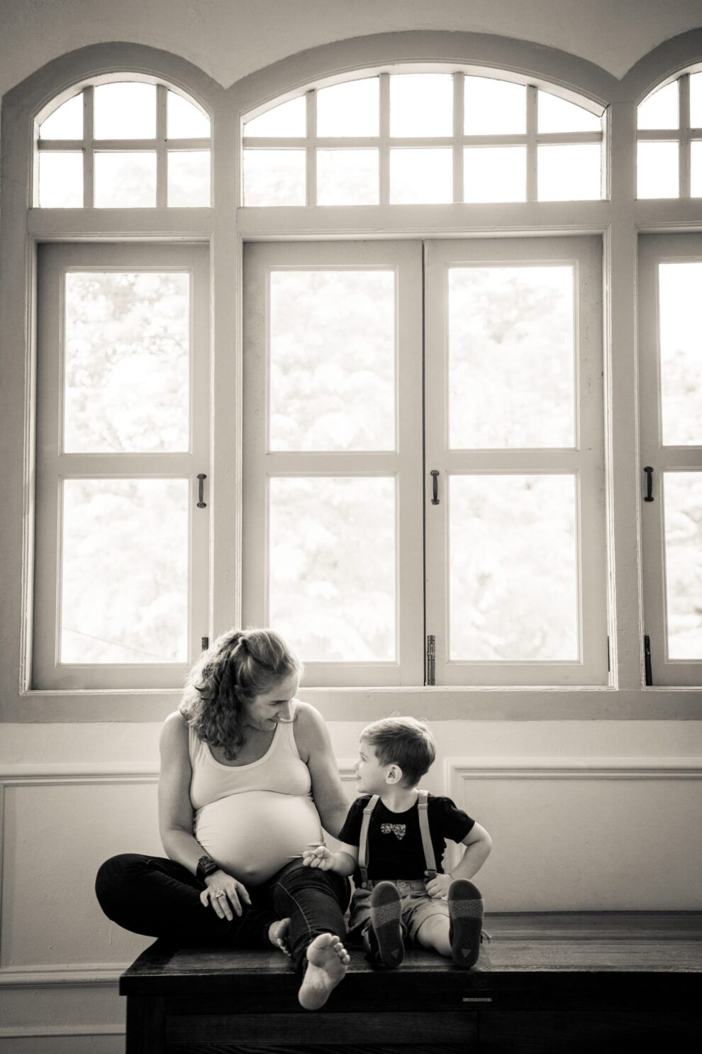 Best Maternity Photoshoot, Photography Studio Singapore, White Room Studio Credits: White Room Studio