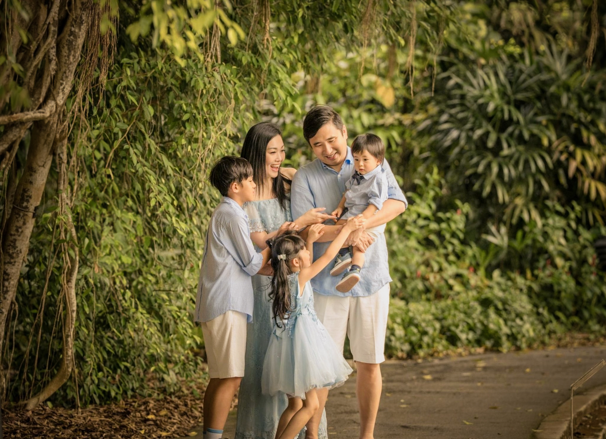 Family-Photoshoot-Singapore-Photography-Studio__white_room_studio_singapore_studio70-scaled-e1772586558915-2048x1483