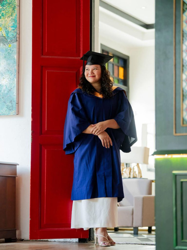 graduation dress singapore Gowns in Singapore: The Complete Guide for Every University nus graduation gown