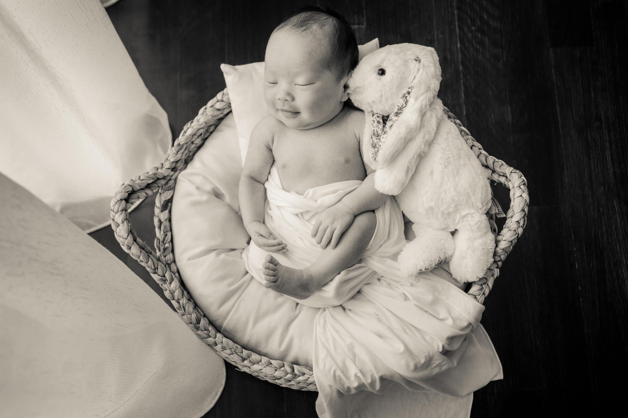 Family-Photoshoot-Singapore-Photography-Studio-11 Newborn home photoshoot photographed by White Room Studio, Singapore