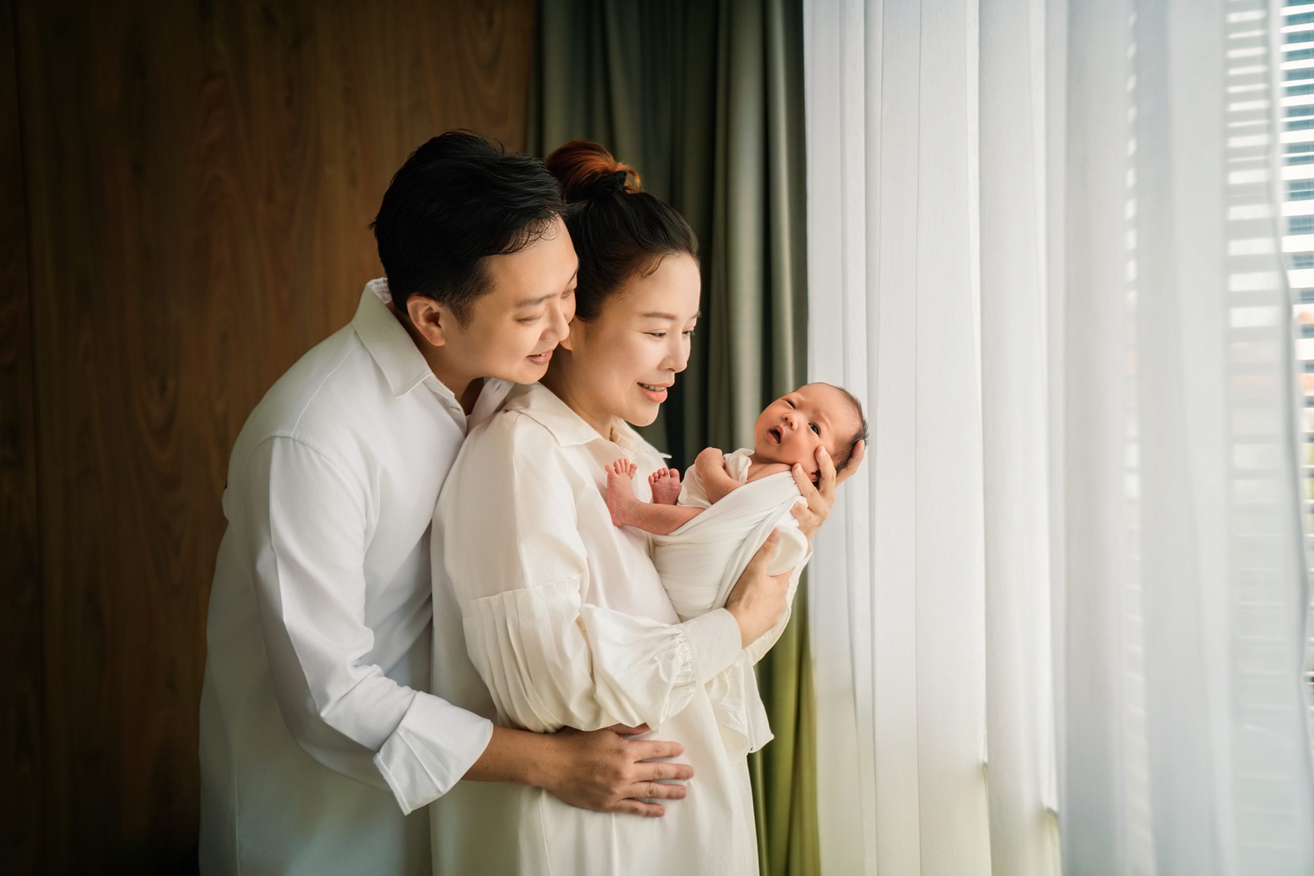 Professional Family & Newborn Photoshoot in Photography Studio, Singapore