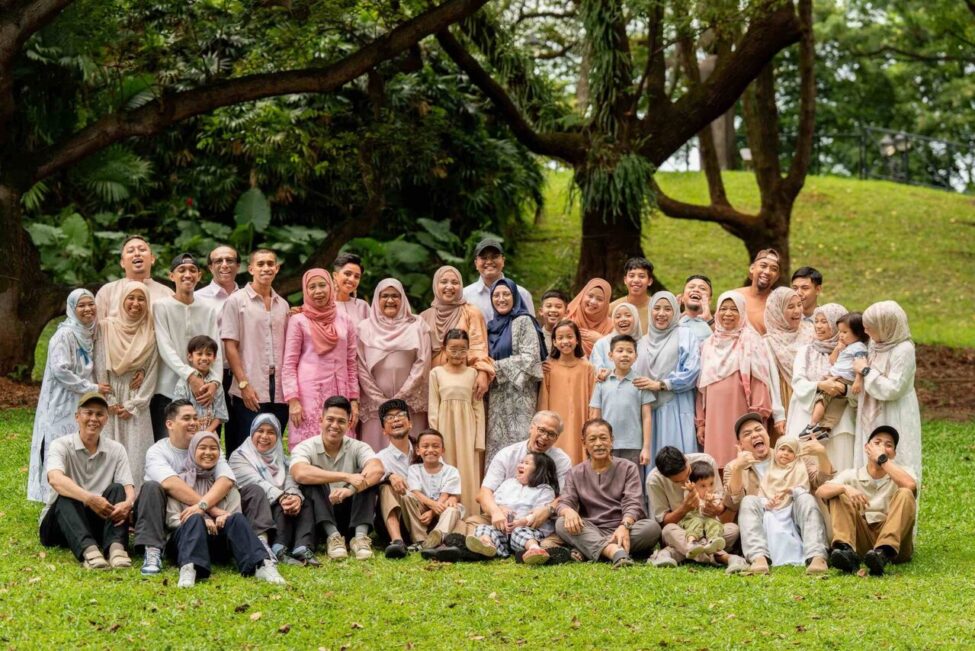Multi-Gen Family with parents and their children with kids ages ranging from toddler to teens in a photography studio setting during an outdoor family photoshoot in Singapore. Credit: White Room Studio Pte Ltd